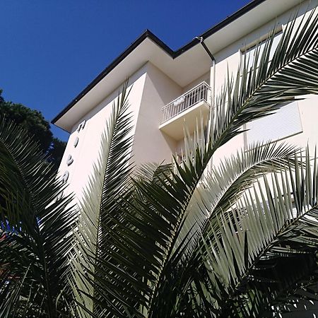 Milano Hotell Marina di Pietrasanta Exteriör bild